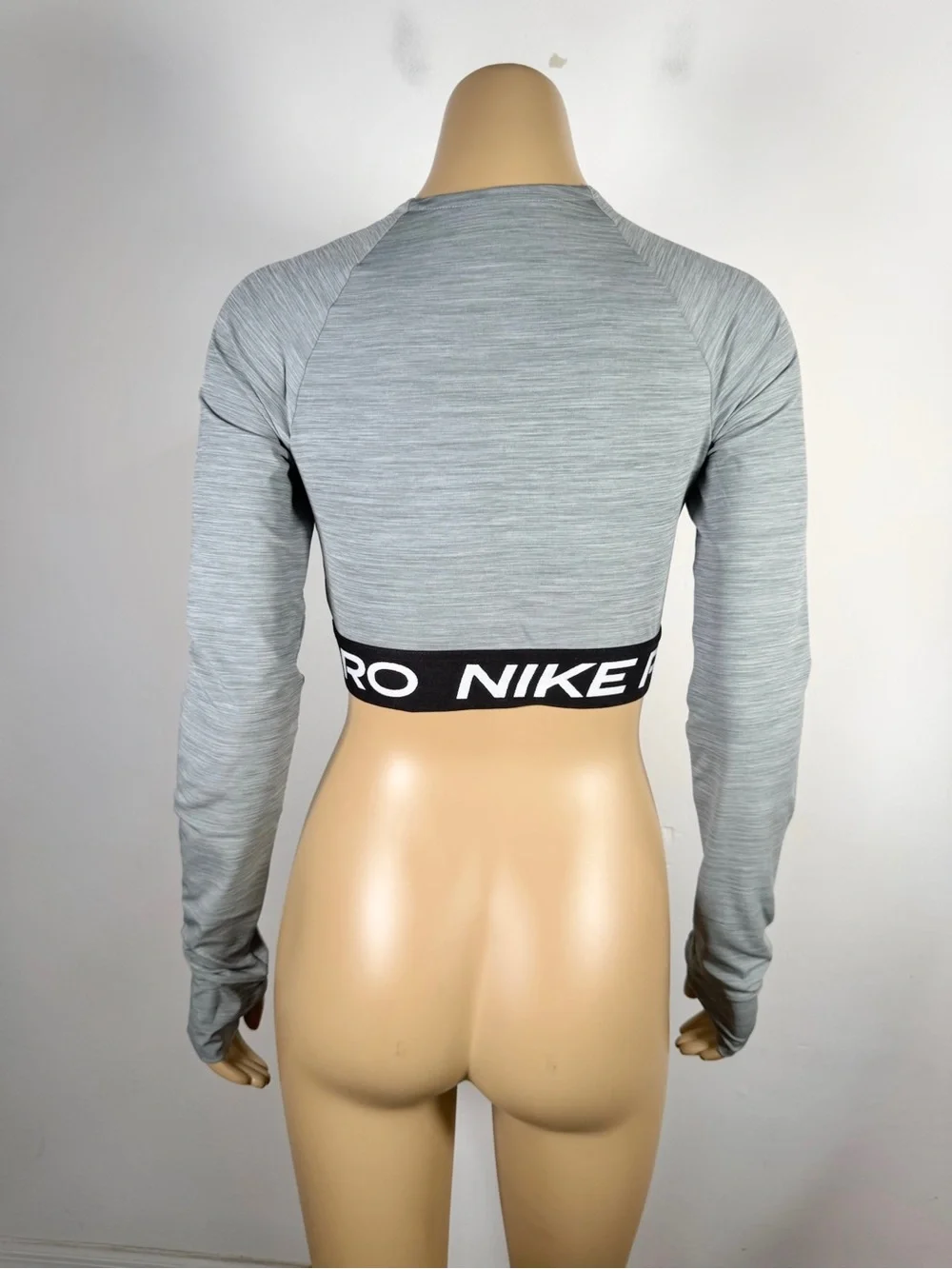 Nike Pro Women’s Size Small Dri-Fit Long Sleeve Cropped Top